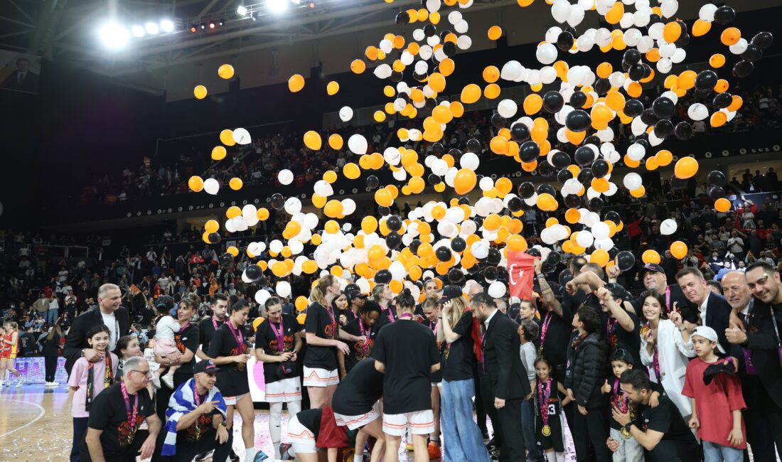 Gençlik ve Spor Bakanı Osman Aşkın Bak, FIBA Kadınlar Avrupa