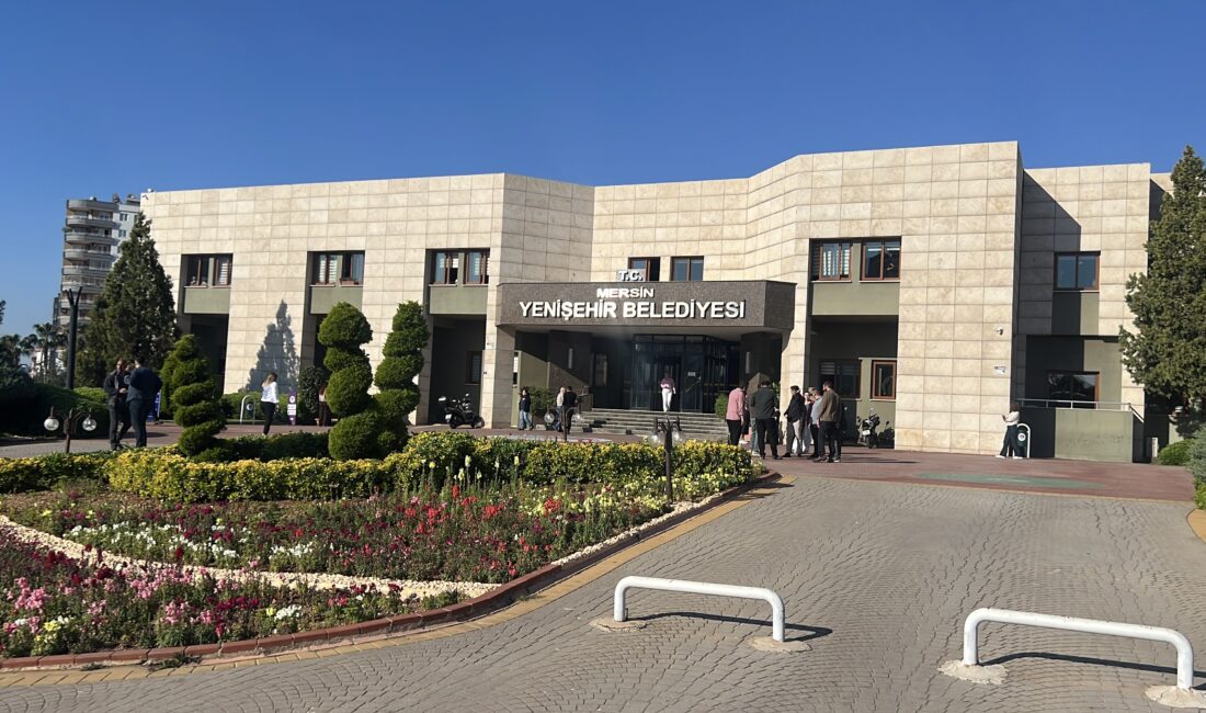 Mersin’in Yenişehir Belediyesi’ne operasyon: 30 gözaltı kararı Mersin’in Yenişehir Belediyesi’ne yönelik rüşvet ve ihaleye fesat karıştırma suçlarından