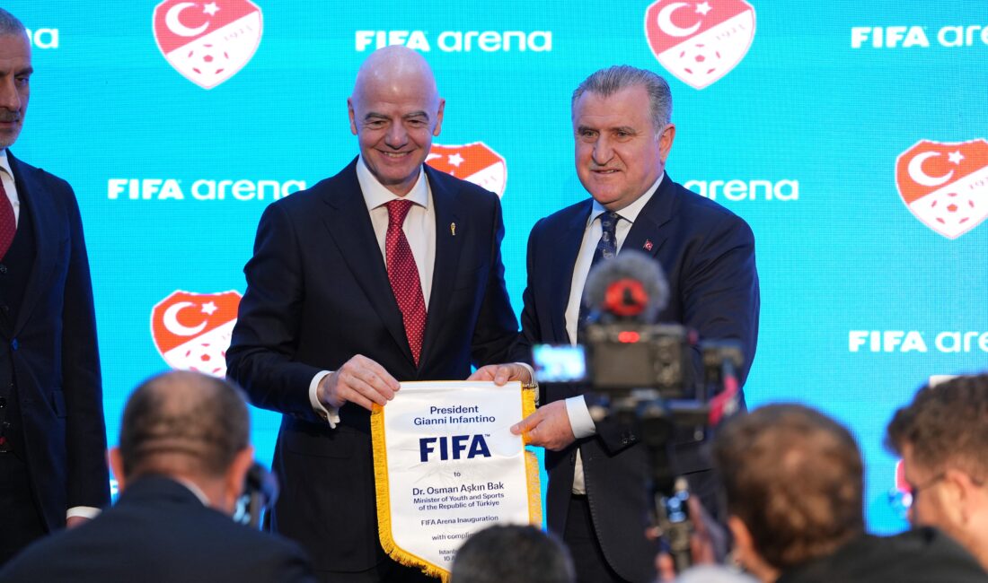 Servet Tazegül Spor Salonu’nda 8 bin seyirci vardı Çocukların sahalara ulaşımını kolaylaştırmak için hayata geçirilen FIFA Arena projesinin