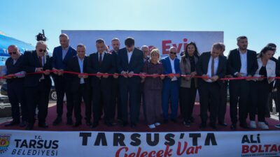 Mersin’in Tarsus ilçesinde Öğretmenler Mahallesi’ne kazandırılan taziye evi, mahalle sakinlerinin
