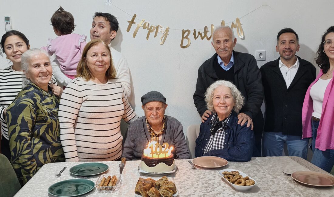 Mersin’in Silifke ilçesine 102’nci yaşına giren işçilik yaparak 3 öğretmen