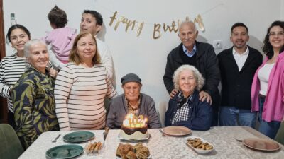 Mersin’in Silifke ilçesine 102’nci yaşına giren işçilik yaparak 3 öğretmen