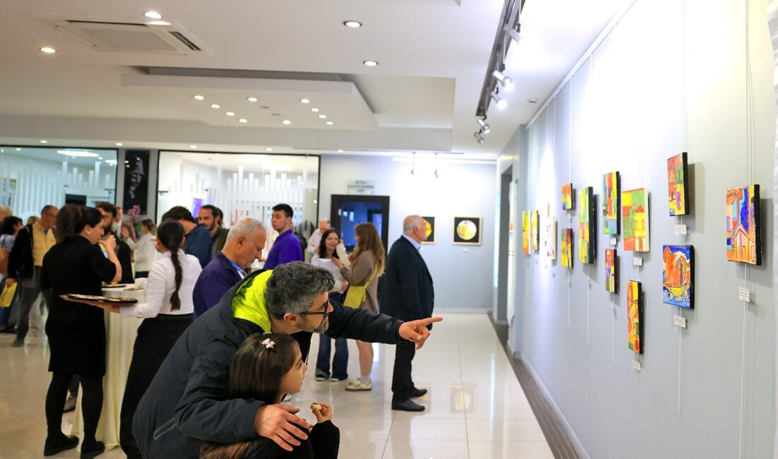 Sanatçılar Aliye Altunbilek ile Seda Şahbaz’ın, Mersin Ticaret ve Sanayi
