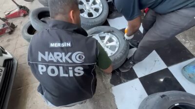 Mersin’de narkotik ekiplerinin düzenlediği operasyonda, bir aracın lastiklerine yapılan özel