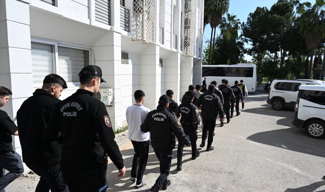 Mersin polisinin yaptığı çalışmada 100 milyon liralık para trafiği oluşturan