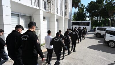 Mersin polisinin yaptığı çalışmada 100 milyon liralık para trafiği oluşturan