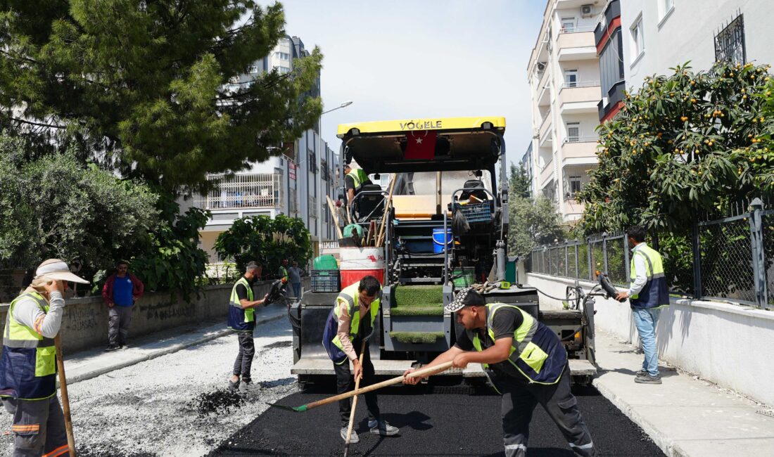 Tarsus Belediyesi Fen İşleri Müdürlüğü ekipleri tarafından Anıt Mahallesi’nde yürütülen