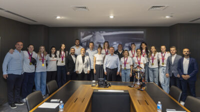 ÇİMSA ÇBK Mersin, EuroCup’ta elde ettiği şampiyonluğun ardından kupayla birlikte