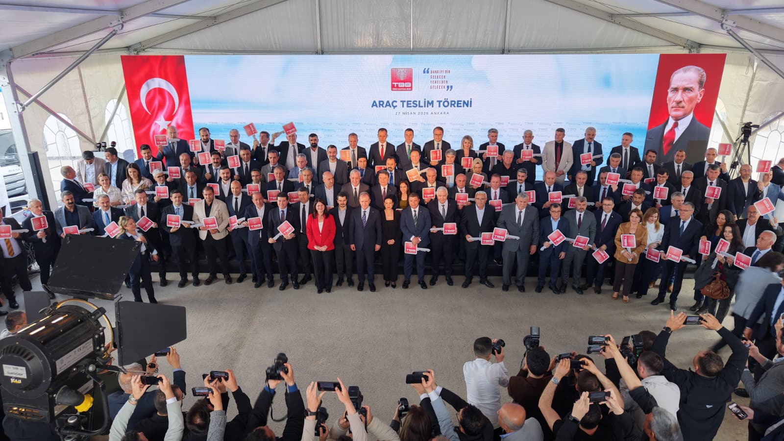 SEÇER: “EKONOMİK DARBOĞAZDA BELEDİYELERİMİZE DESTEK OLMAK İÇİN ÇALIŞIYORUZ”