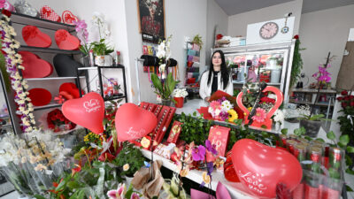 Mersin Büyükşehir Belediyesi Meslek Edindirme ve Eğitim Merkezi (MERCEK), kursiyerlerine