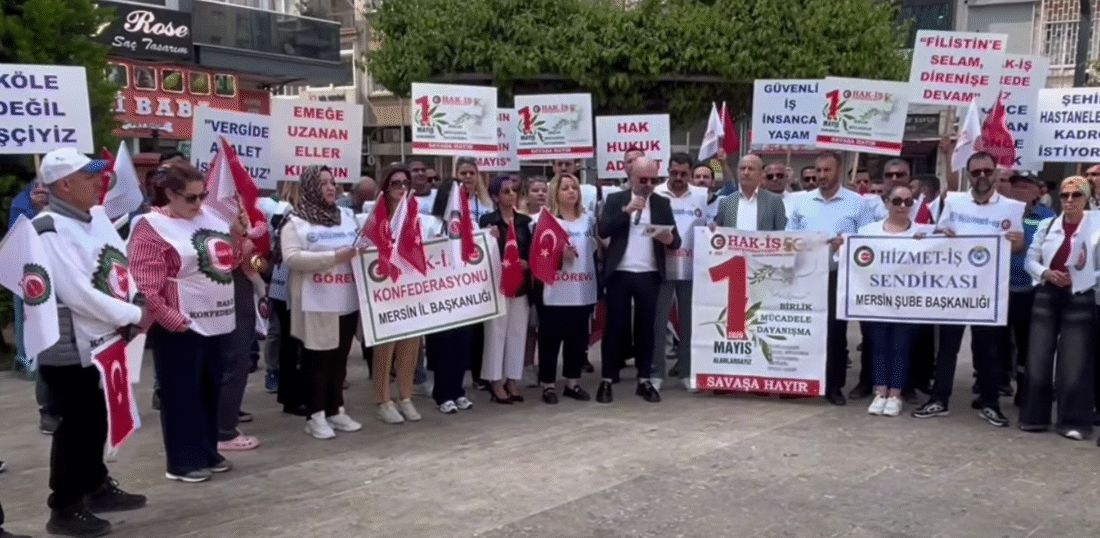 HAK-İŞ Konfederasyonu üyeleri, Özgür Çocuk Parkı’nda toplanarak 1 Mayıs bildirisi