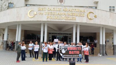 Sağlık ve Sosyal Hizmet Emekçileri Sendikası (SES) Mersin Şubesi üyeleri,