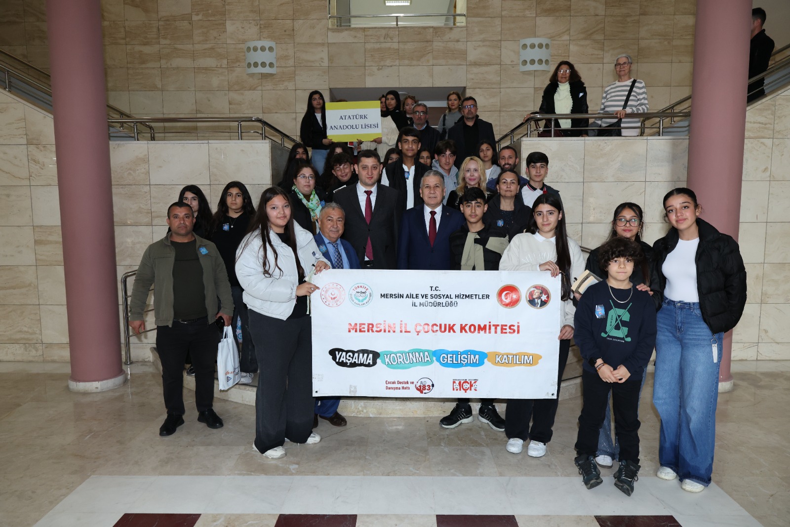 ÇOCUK KOMİTESİNDEN MERSİN ÜNİVERSİTESİ REKTÖRÜ YAŞAR’A ZİYARET