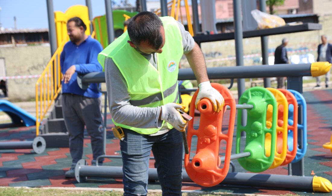 Toroslar Belediye Başkanı Abdurrahman Yıldız, Kurdali Mahallesi’nde yenilenen Şehit Jandarma
