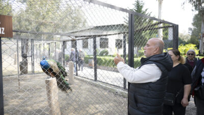 Mersin Büyükşehir Belediyesi, sosyal belediyecilik anlayışı kapsamında emeklilerin sosyal hayata