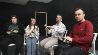 Mersin Büyükşehir Belediyesi Engelsiz Yaşam Merkezi’nde düzenlenen Müzik Atölyesi’nde özel