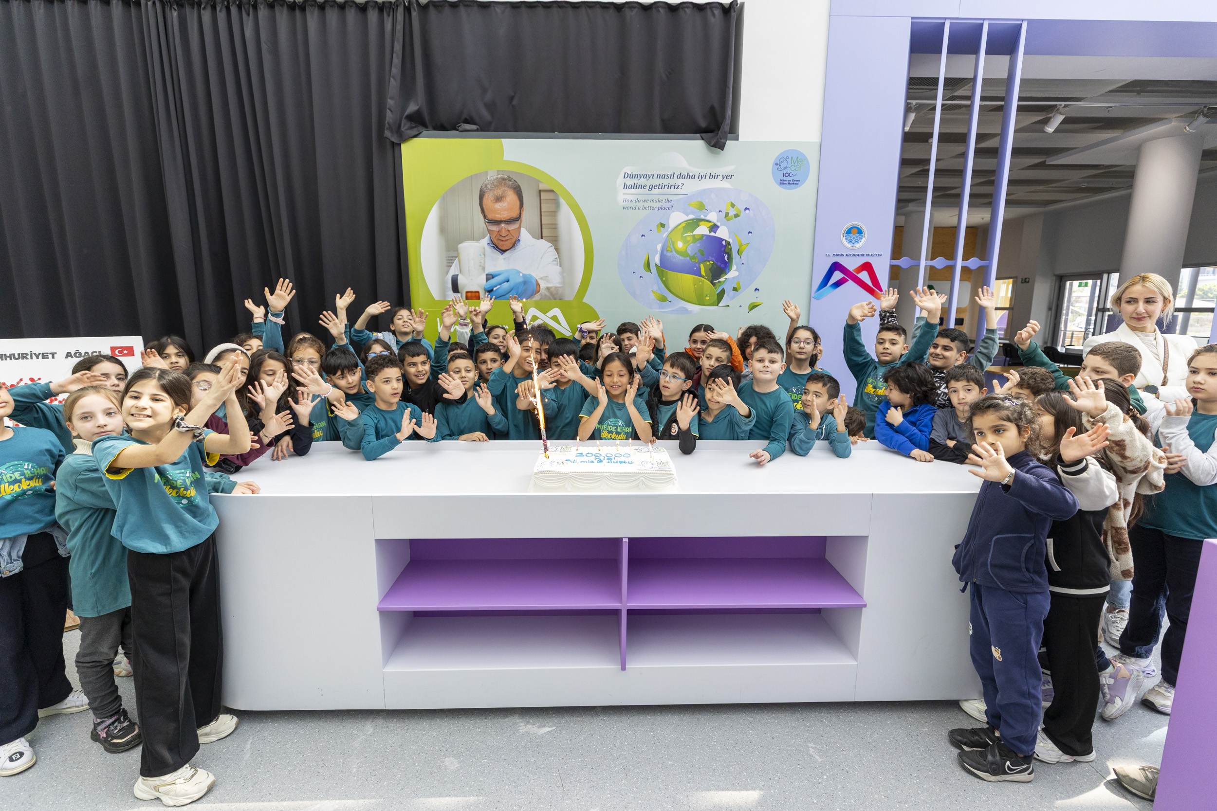 BÜYÜKŞEHİR ERKEN YAŞTA BİLİMLE TANIŞMAYI SAĞLIYOR