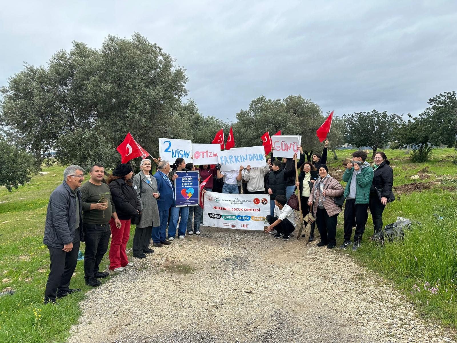 OTİZM FARKINDALIK GÜNÜ ANISINA FİDAN DİKTİLER