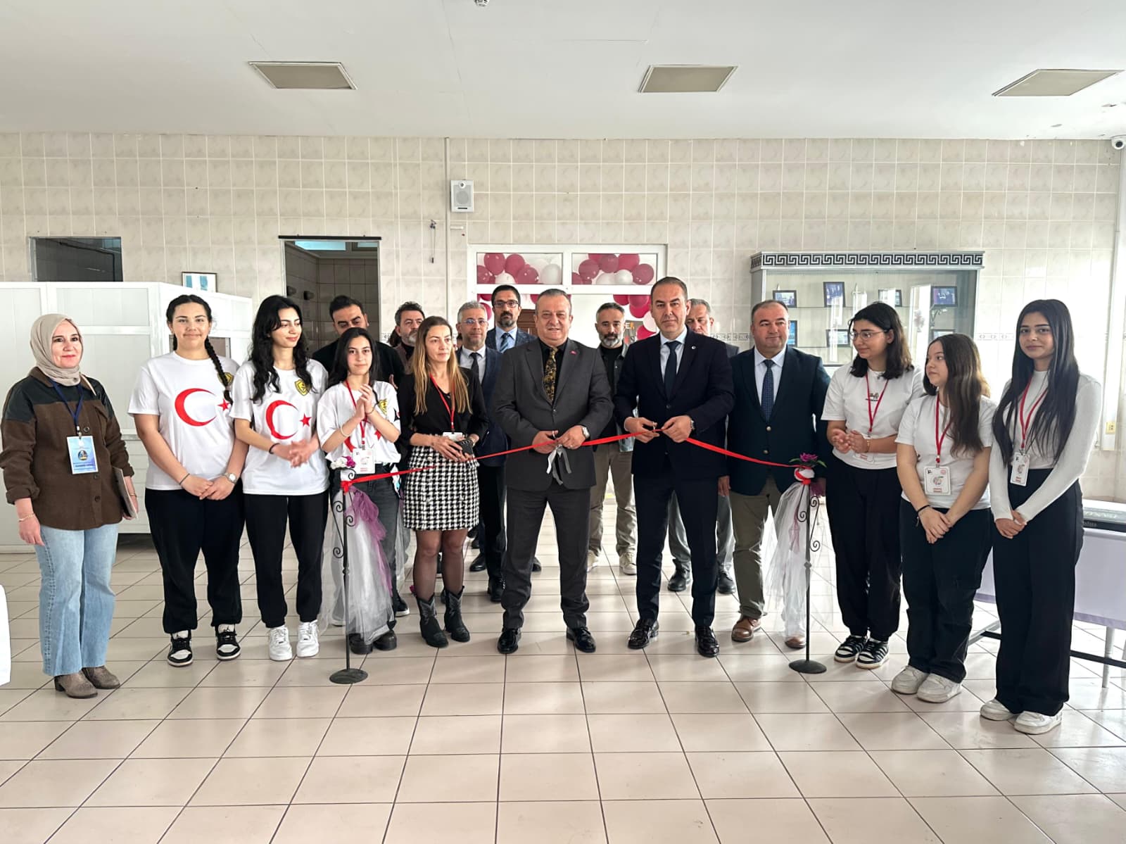 GENÇ MUCİTLER GELECEĞİ TASARLIYOR