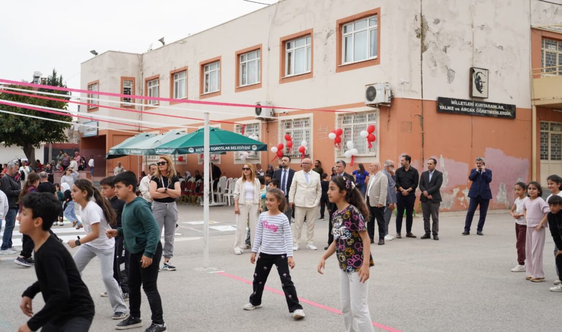 19 MAYIS İLKOKULUNDA “MAARİFİN KALBİNDE ÇOCUK NEŞESİ Toroslar 19 Mayıs İlkokulu, “Maarif’in Kalbinde Çocuk” etkinliklerine ev sahipliği