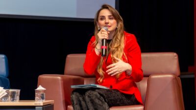 Menopozda hormon tedavisinden beslenmeye, kemik sağlığından cinsel yaşama kadar merak