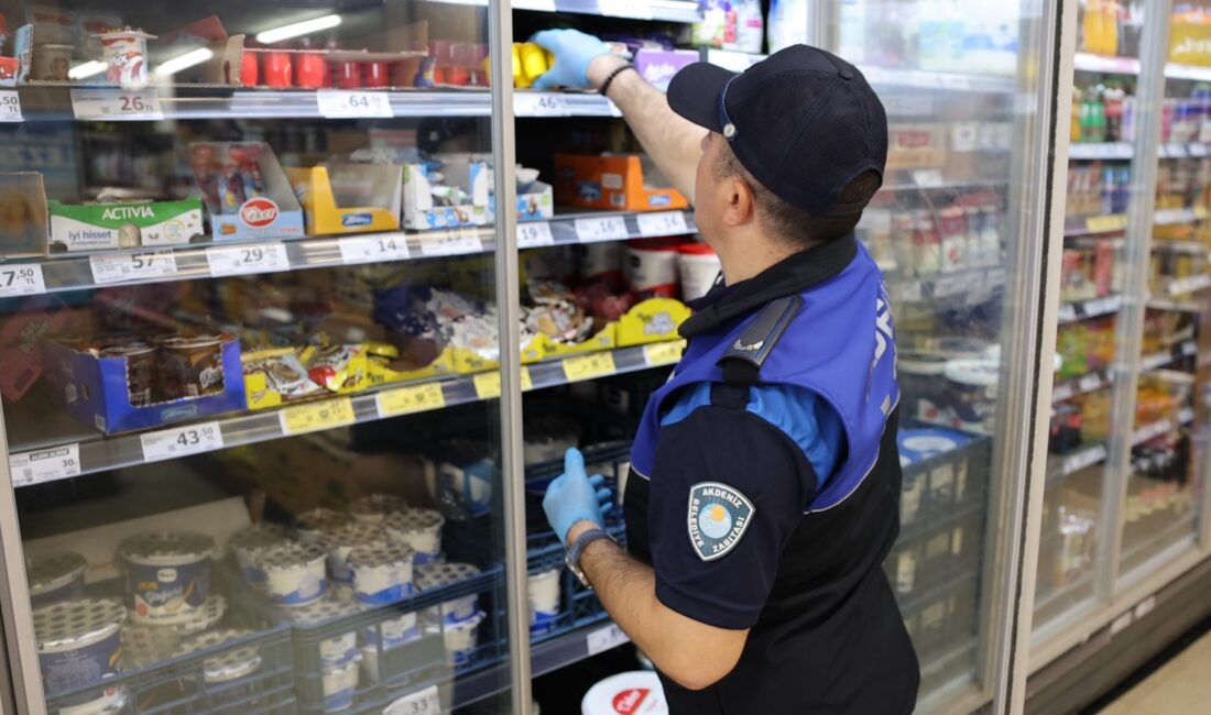Akdeniz Belediyesi Zabıta Müdürlüğü ekipleri, halk sağlığını korumak, tüketici haklarını