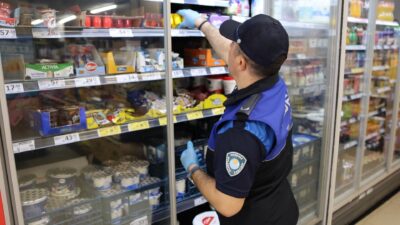 Akdeniz Belediyesi Zabıta Müdürlüğü ekipleri, halk sağlığını korumak, tüketici haklarını