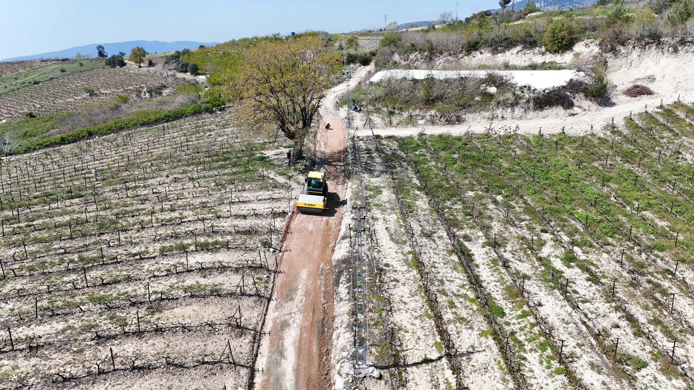 TOROSLAR’DA KIRSAL ULAŞIMA GÜÇLÜ DOKUNUŞ