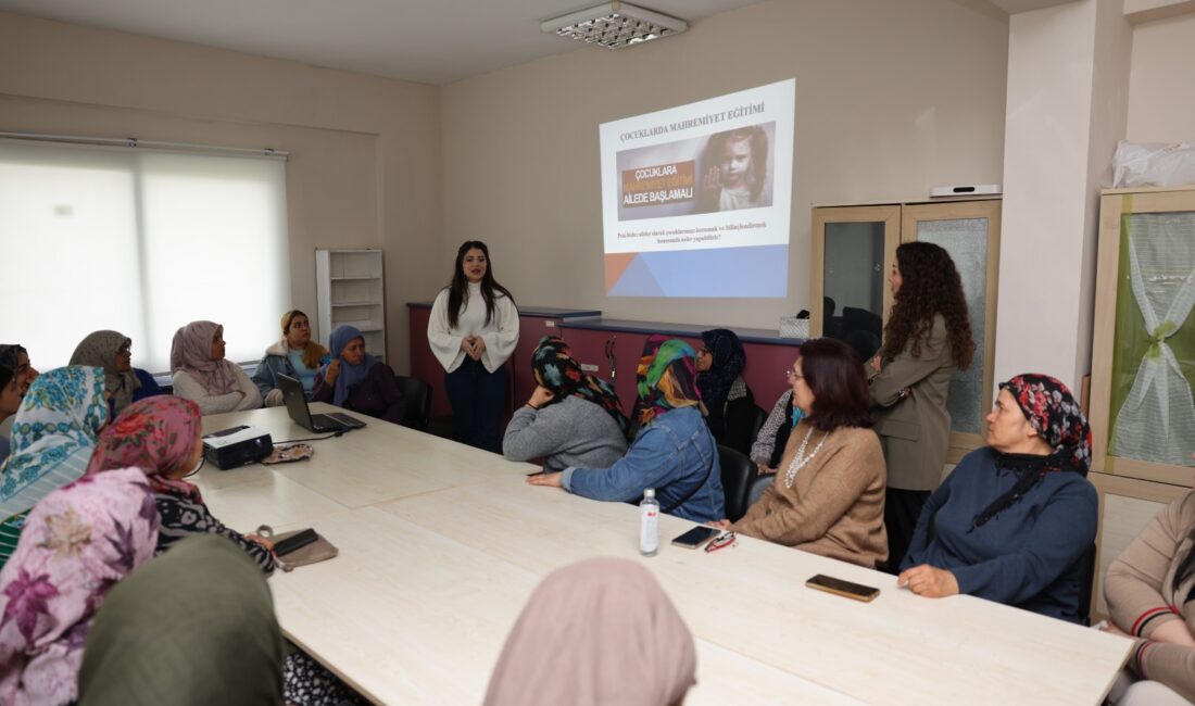 AKDENİZ’DE ÖRNEK ÇALIŞMA: HEM ÇOCUKLARA HEM AİLELERE ‘MAHREMİYET’ EĞİTİMİ Akdeniz Belediyesi Kadın ve Aile Hizmetleri Müdürlüğü, çocukların bedensel bütünlüğünü