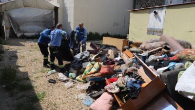 Akdeniz Belediyesi Çevre Koruma ve Kontrol Müdürlüğü ekipleri, Mesudiye Mahallesi’nde,