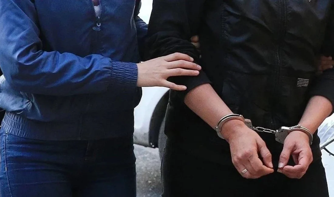 Mersin merkezli 9 ilde FETÖ operasyonu: 43 gözaltı Mersin merkezli 9 ilde FETÖ terör örgütüne yönelik düzenlenen eş