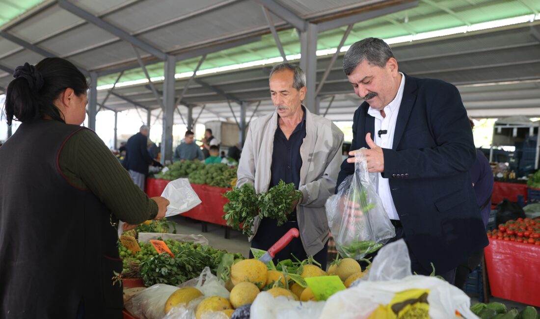 Toroslar Belediye Başkanı Abdurrahman Yıldız, her hafta Perşembe günü kurulan