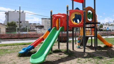 Mersin’in Akdeniz ilçesinde, çocukların ve vatandaşların sosyal kullanımına sunulan Sakarya