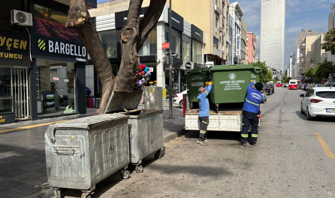 Mersin’in Kent Merkezinde Çöp Konteynerleri Yenileniyor Gündüz nüfusu 750 bini aşarak birçok Anadolu ilini geride bırakan