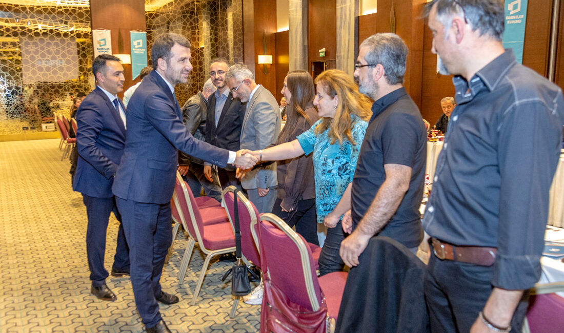 Basın temsilcilerinin görüş ve önerilerini dinleyen Basın İlan Kurumu Genel