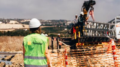 Toroslar EDAŞ Hatay’ın yeniden inşasını enerjisi yatırımlarıyla destekliyor Türkiye’nin enerji dönüşümüne öncülük eden Enerjisa Dağıtım Şirketleri’nden Toroslar EDAŞ,