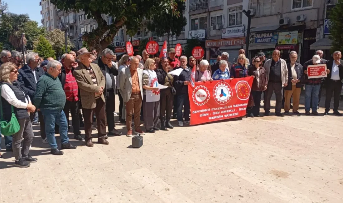 Devrimci Emekliler Sendikası Mersin Şubesi Özgür Çocuk Parkı’nda basın açıklamasında