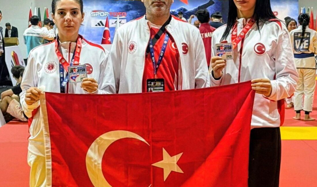 Mersinli Milli Sporculardan Dünya Şampiyonasında Büyük Başarı 14-17 Mayıs tarihleri arasında Antalya’da düzenlenen Ju Jitsu Dünya Contact