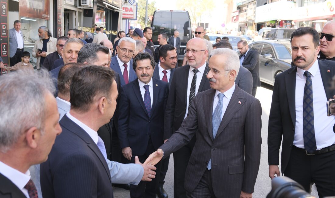 Ulaştırma ve Altyapı Bakanı Abdulkadir Uraloğlu, hızlı trenle Karaman’dan sadece