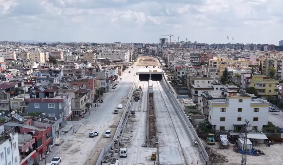 Ulaştırma ve Altyapı Bakanı Abdulkadir Uraloğlu, Mersin’den başlayıp Gaziantep’e kadar uzanan