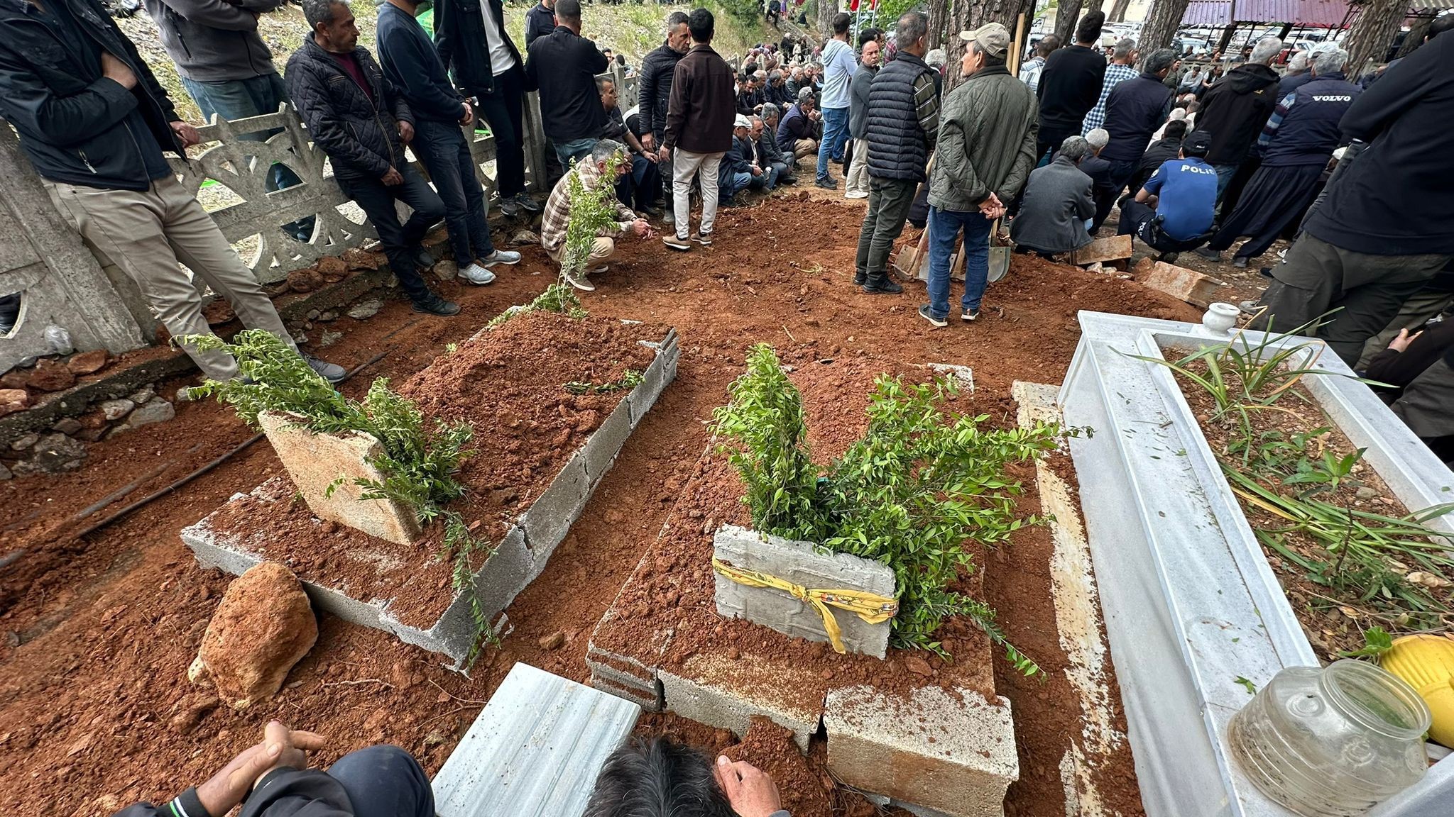 Mersin’de iki kardeşin öldüğü olayda tedavisi tamamlanan anne ile baba taburcu oldu