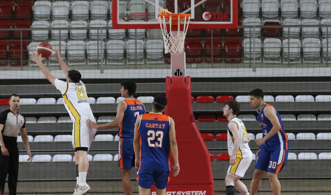 Sivas’ta Pazartesi günü başlayan U-18 Erkekler Türkiye Basketbol Şampiyonası, üçüncü