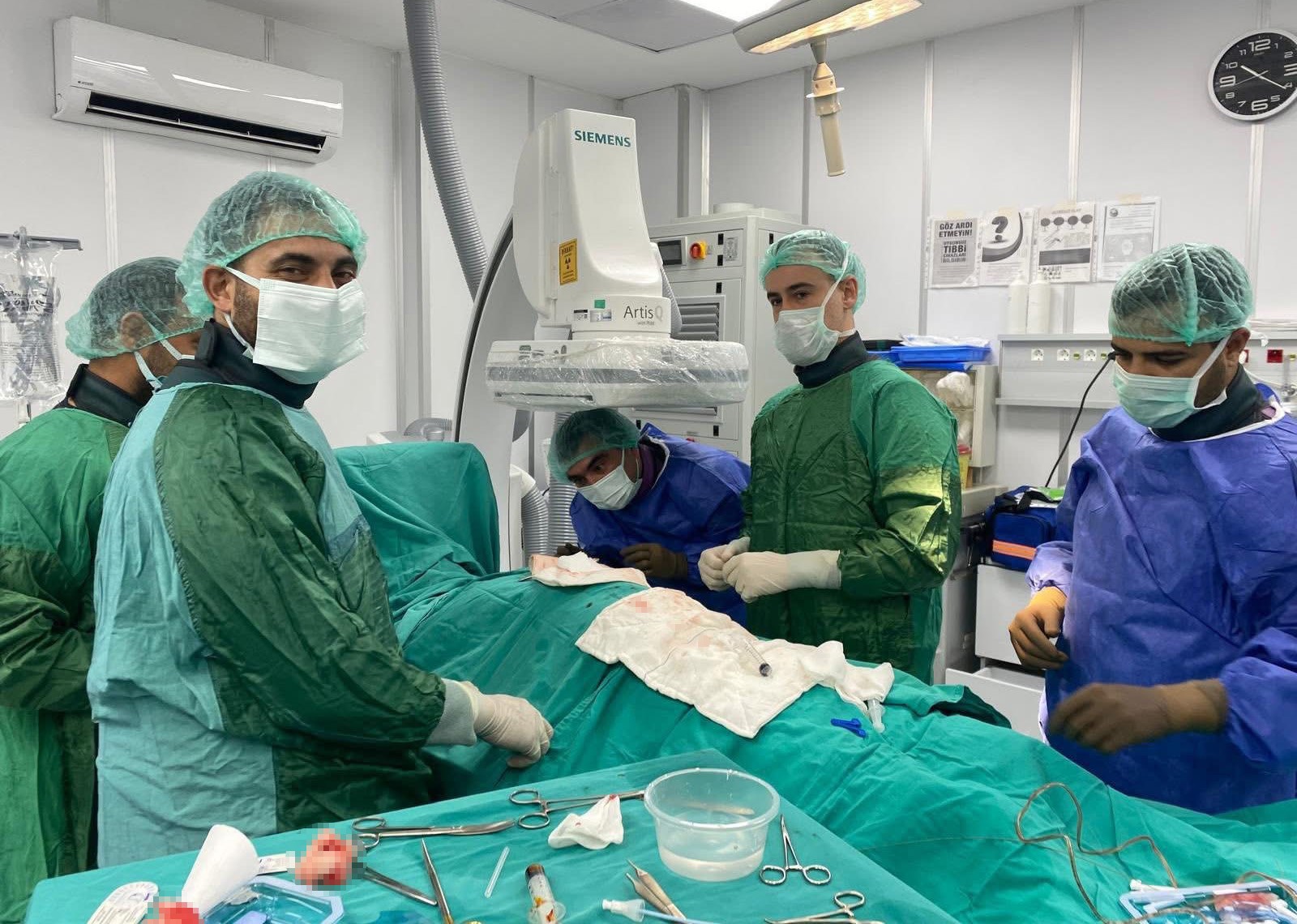 Tarsus Devlet Hastanesi’nde şoklama özellikli kalp pili takıldı