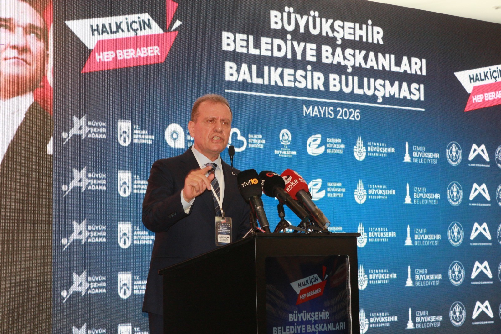 ‘Belediye icraatlarımız şunu gösterdi ki onların ulaşamadığı her noktaya ulaşıyoruz’