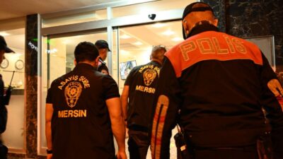 Mersin’de polis ekiplerince konaklama tesislerine yönelik gerçekleştirilen denetimlerde 2 işletmeye