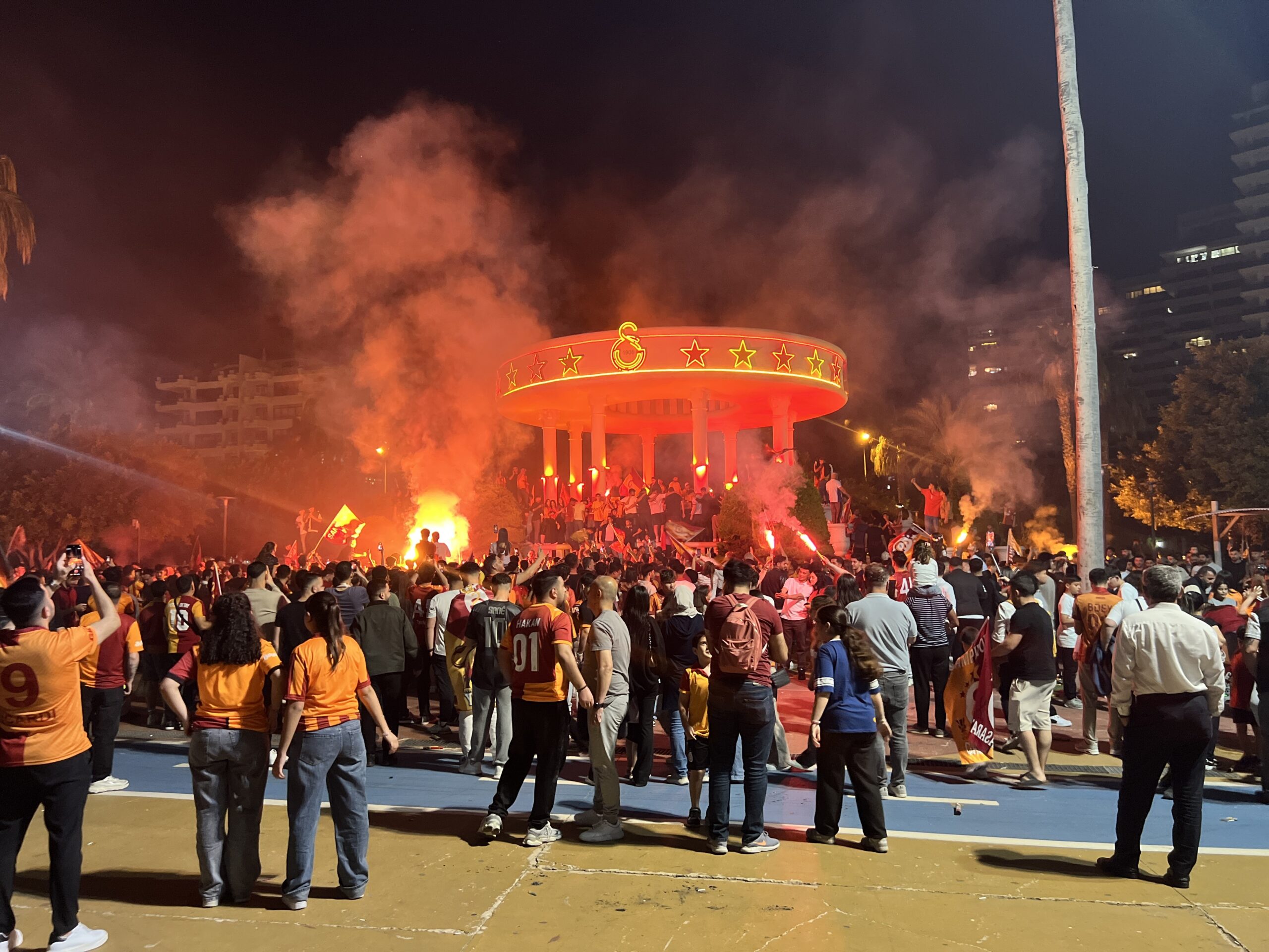 Mersin’de Galatasaray’ın şampiyonluğu büyük coşkuyla kutlandı