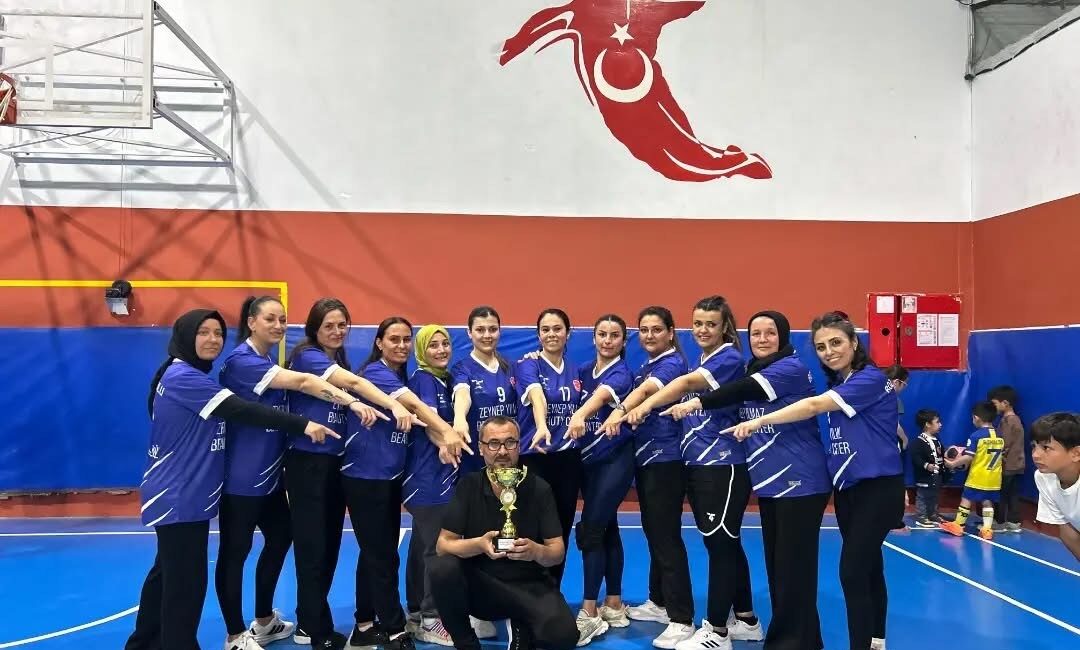 Mersin‘in Bozyazı ilçesinde Anneler Günü etkinlikleri kapsamında düzenlenen “Evimin Sultanları