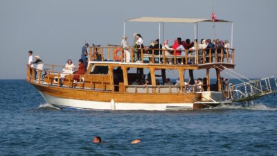 Hava sıcaklıklarının artması ve yağışlı havanın geride kalmasıyla birlikte Mersin’in