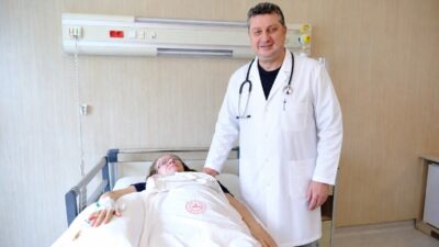 Ukrayna uyruklu 70 yaşındaki Iryna Partnova, iki taraflı kalça artrozu