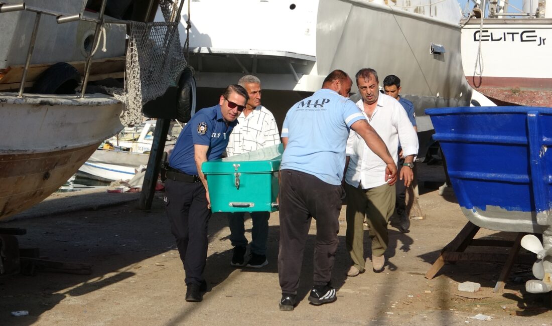 Mersin’de balıkçı barınağında bir erkek cesedi bulundu. Edinilen bilgiye göre,